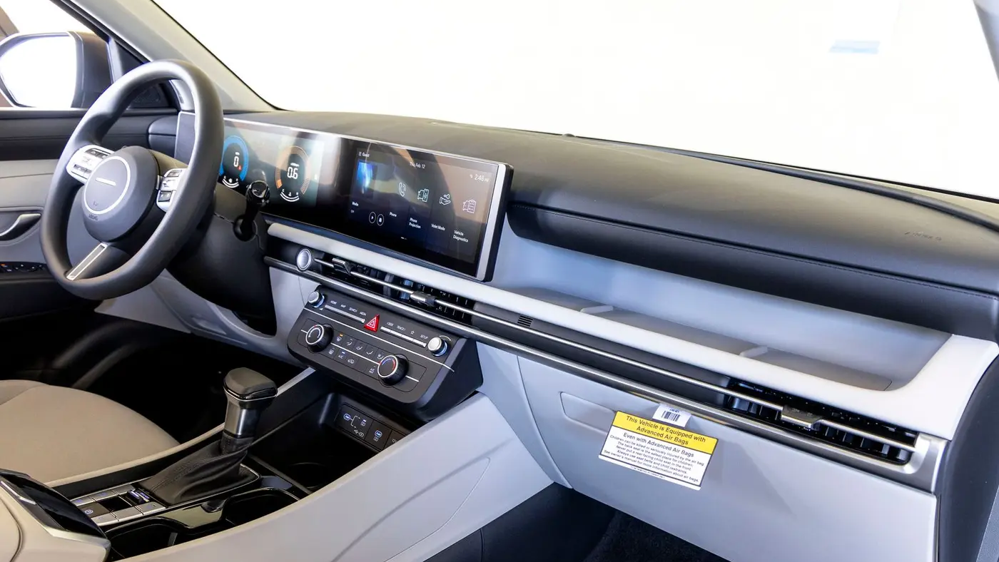 2026 Hyundai TUCSON SE