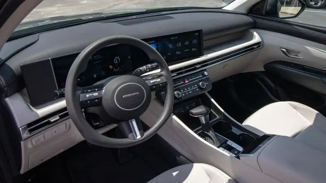 2026 Hyundai TUCSON SE