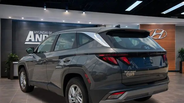 2026 Hyundai TUCSON SE