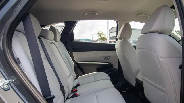 2026 Hyundai TUCSON SE