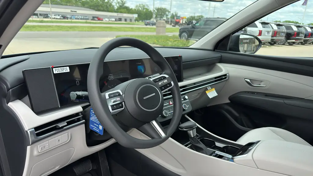 2026 Hyundai TUCSON SE