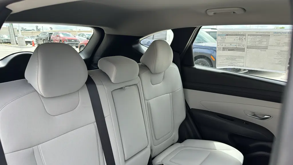 2026 Hyundai TUCSON SE