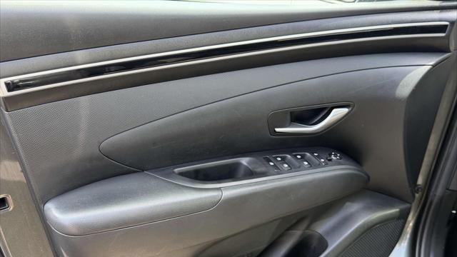 2023 Hyundai TUCSON SE
