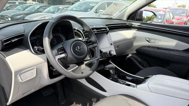 2023 Hyundai TUCSON SE