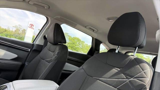 2023 Hyundai TUCSON SE