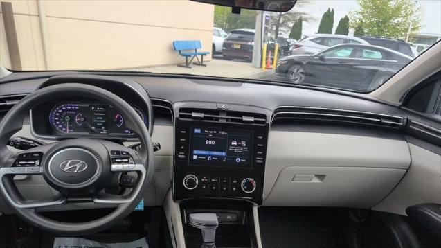 2023 Hyundai TUCSON SE