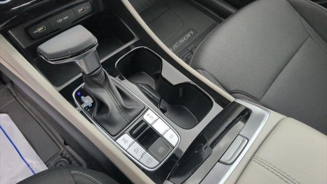 2023 Hyundai TUCSON SE