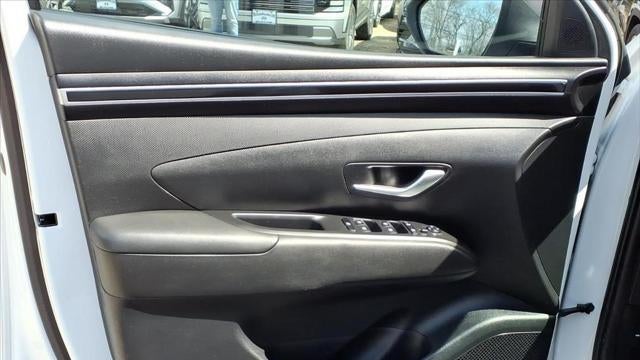2023 Hyundai TUCSON SE