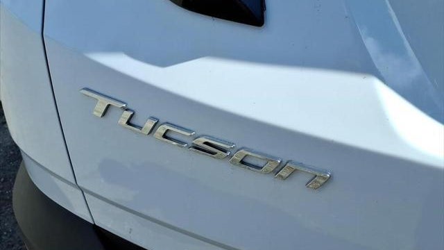 2023 Hyundai TUCSON SE
