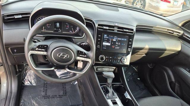 2023 Hyundai TUCSON SE