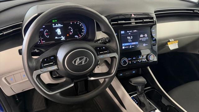 2023 Hyundai TUCSON SE