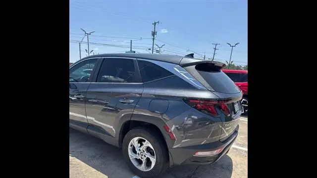 2022 Hyundai TUCSON SE