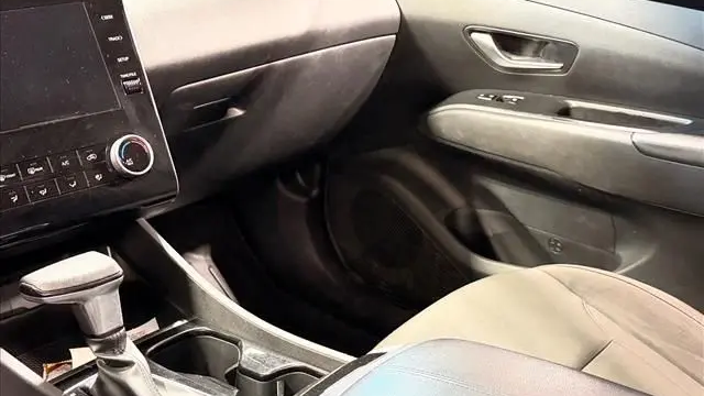 2022 Hyundai TUCSON SE