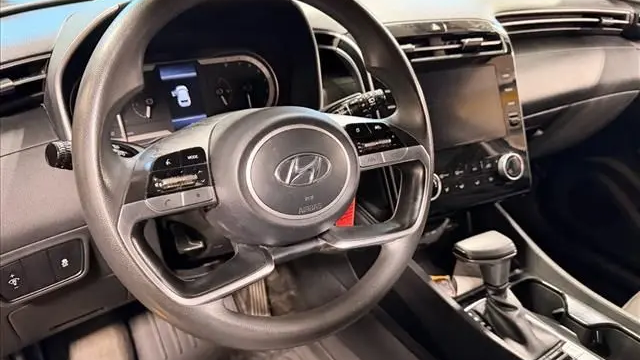 2022 Hyundai TUCSON SE