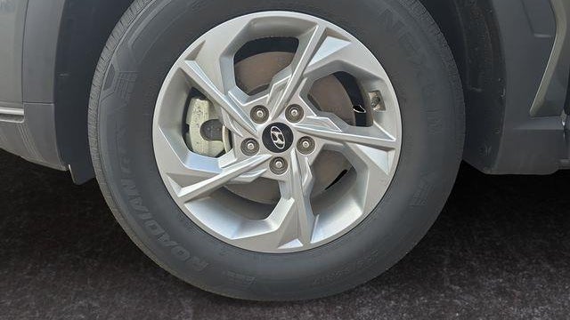 2023 Hyundai TUCSON SE