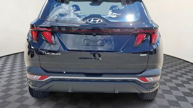 2023 Hyundai TUCSON SE