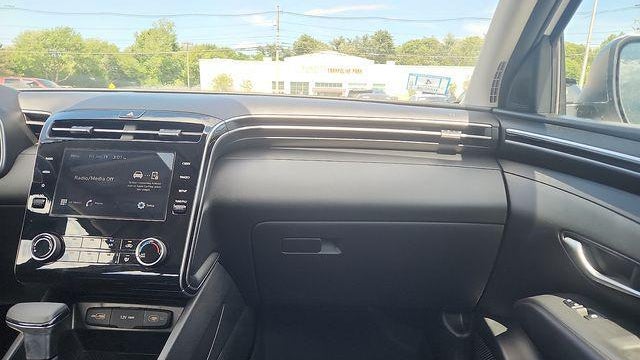 2023 Hyundai TUCSON SE