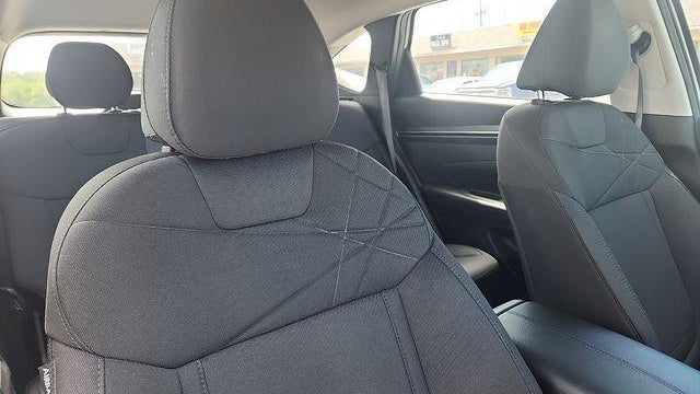 2023 Hyundai TUCSON SE