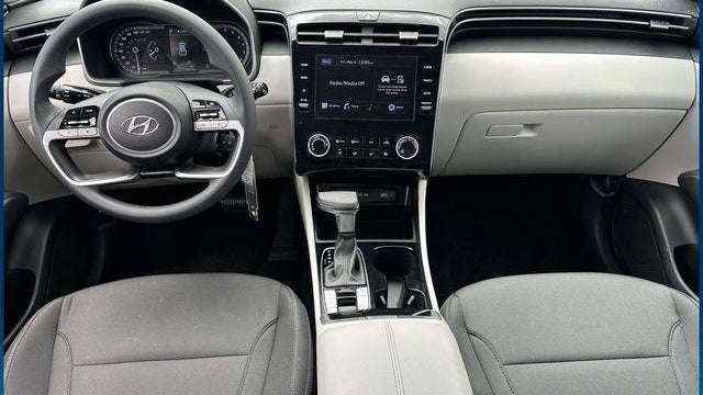2023 Hyundai TUCSON SE
