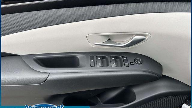 2023 Hyundai TUCSON SE