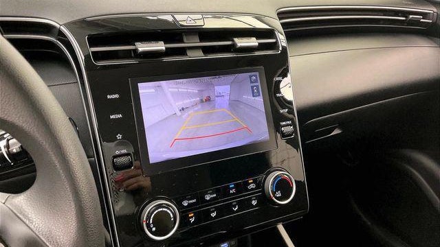 2023 Hyundai TUCSON SE