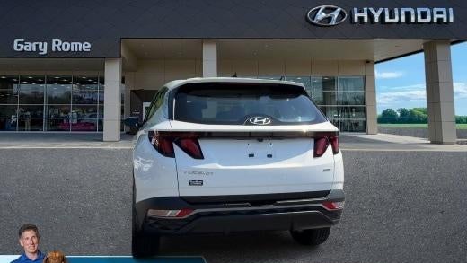 2023 Hyundai TUCSON SE