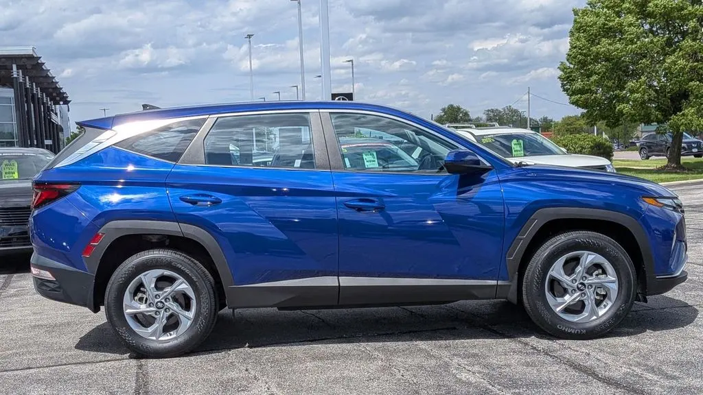 2023 Hyundai TUCSON SE