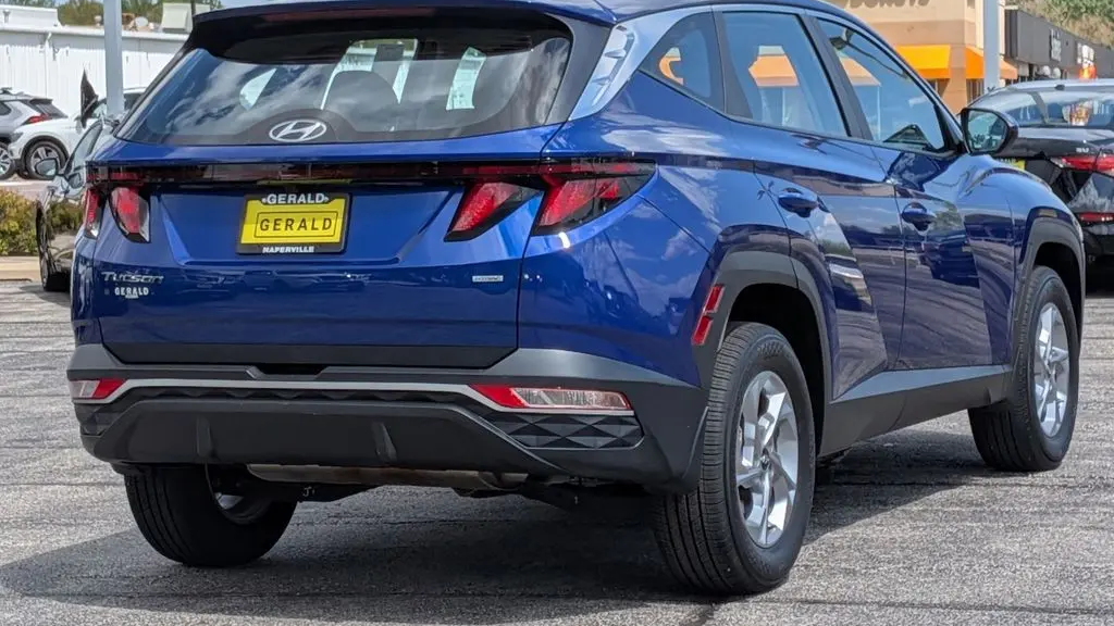 2023 Hyundai TUCSON SE