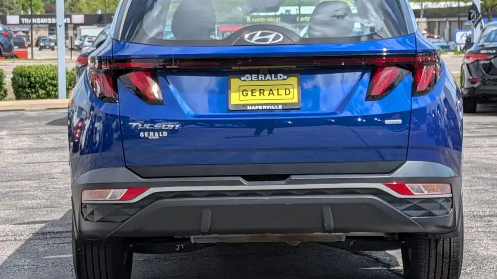 2023 Hyundai TUCSON SE