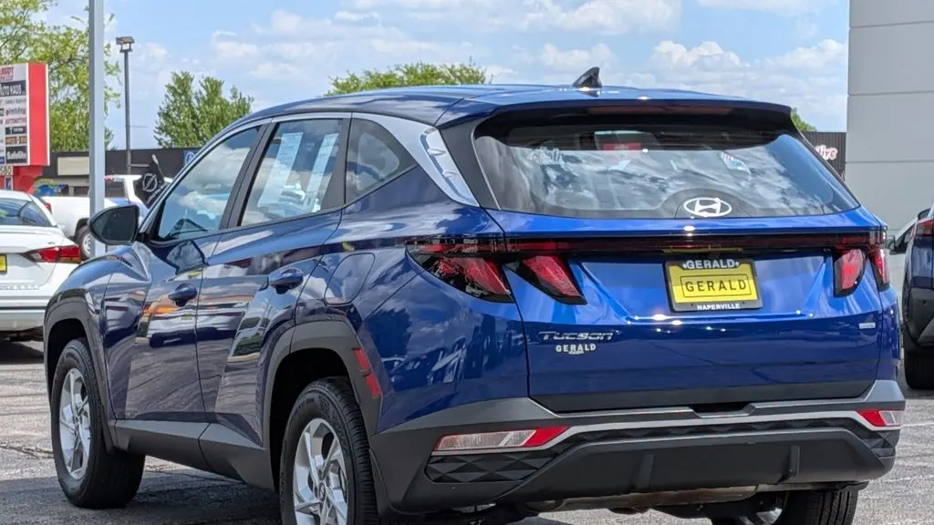 2023 Hyundai TUCSON SE