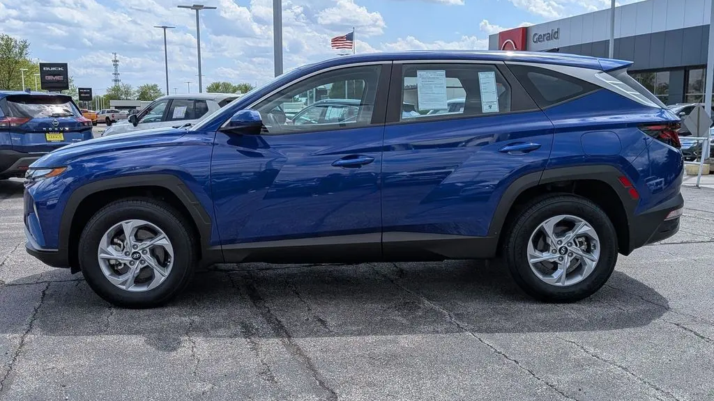 2023 Hyundai TUCSON SE