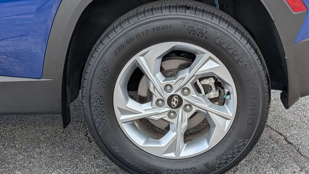 2023 Hyundai TUCSON SE