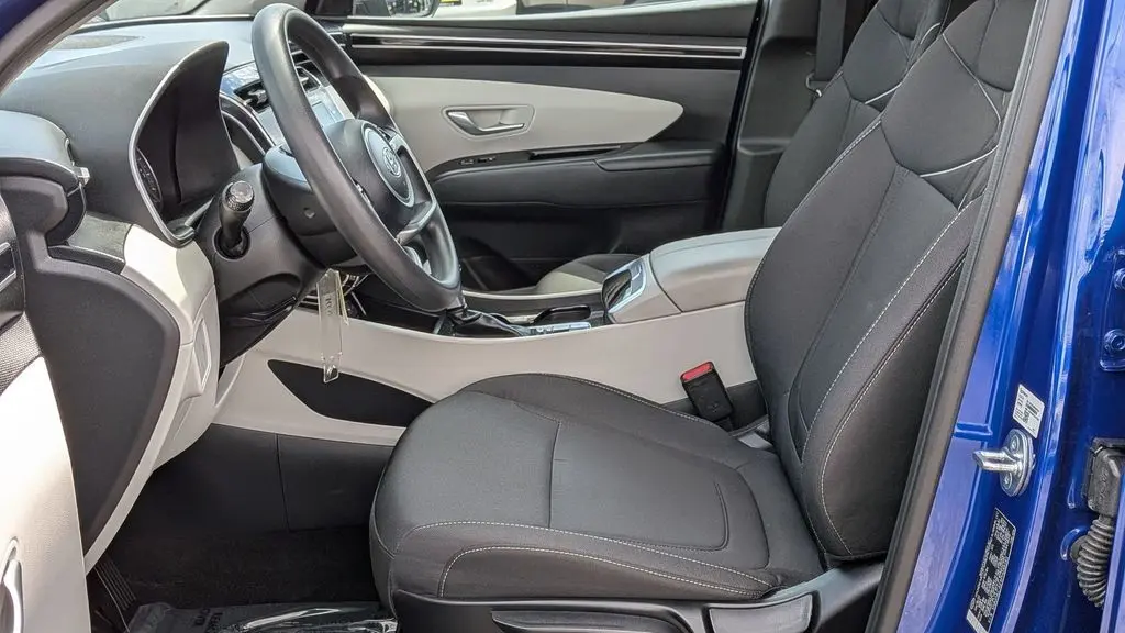 2023 Hyundai TUCSON SE