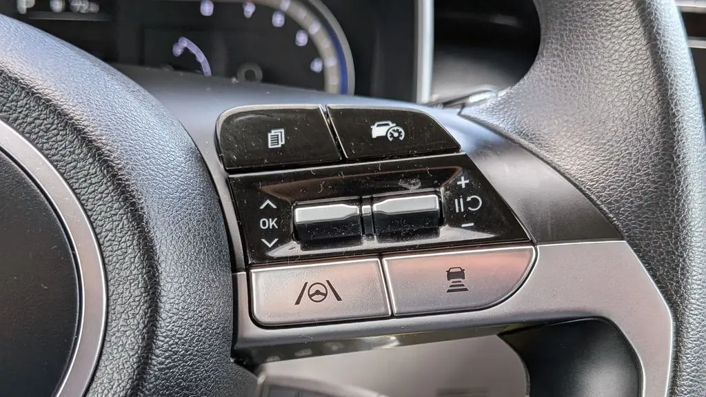 2023 Hyundai TUCSON SE