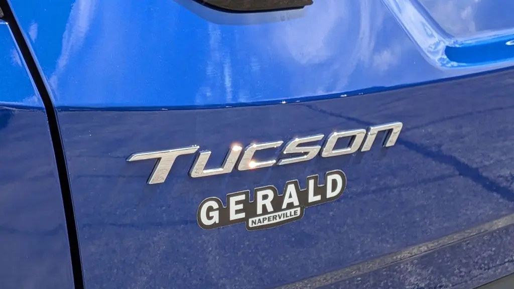2023 Hyundai TUCSON SE