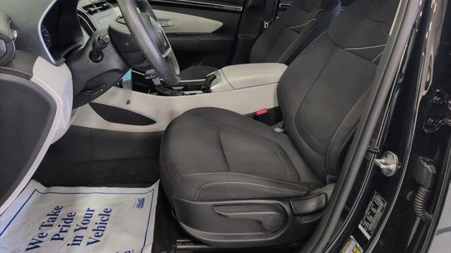 2023 Hyundai TUCSON SE