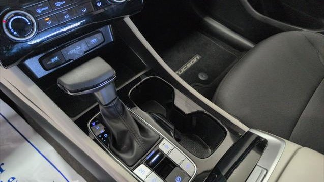 2023 Hyundai TUCSON SE