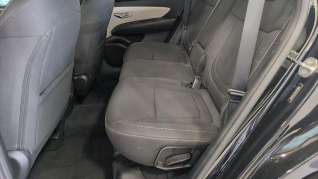 2023 Hyundai TUCSON SE
