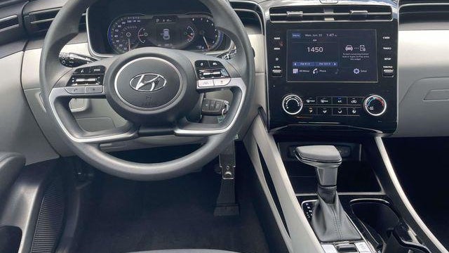 2023 Hyundai TUCSON SE