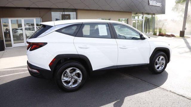 2023 Hyundai TUCSON SE