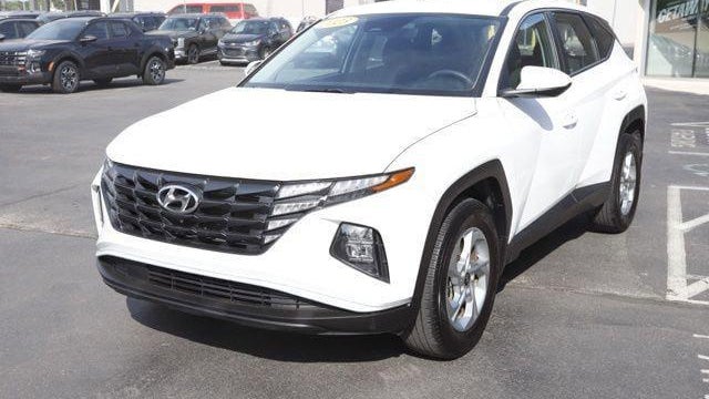 2023 Hyundai TUCSON SE