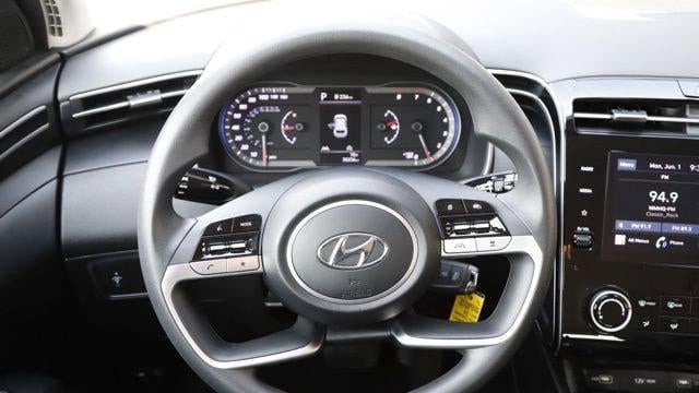 2023 Hyundai TUCSON SE
