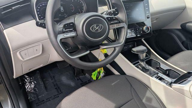 2023 Hyundai TUCSON SE