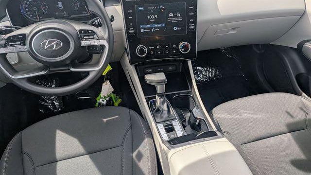 2023 Hyundai TUCSON SE