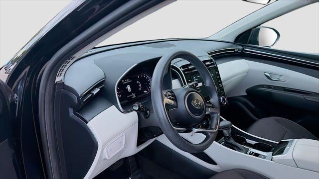 2023 Hyundai TUCSON SE