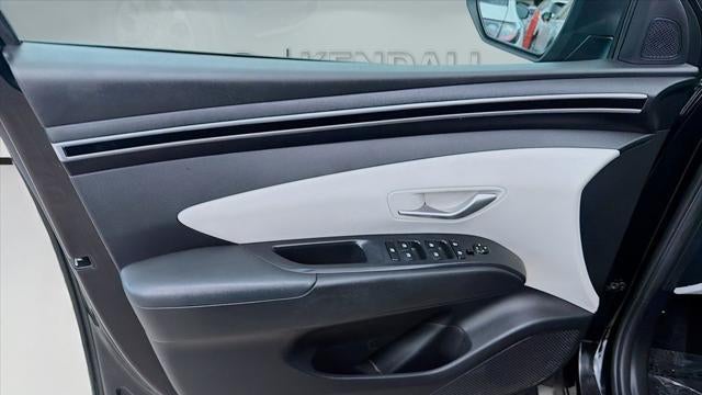 2023 Hyundai TUCSON SE