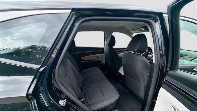 2023 Hyundai TUCSON SE