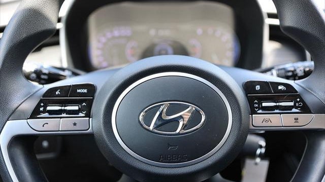 2023 Hyundai TUCSON SE