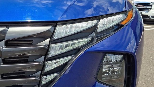2023 Hyundai TUCSON SE