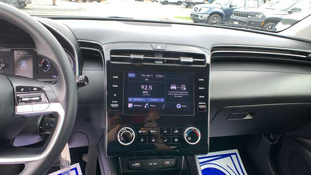 2023 Hyundai TUCSON SE